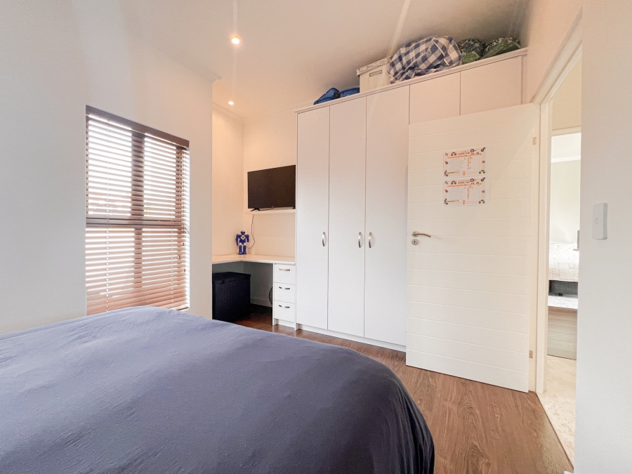 5 Bedroom Property for Sale in Myburgh Park Western Cape